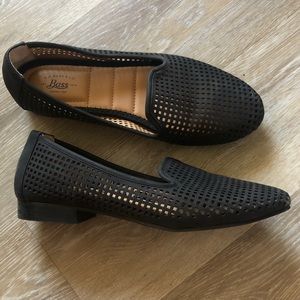 G.H. Bass & Co. Annabelle Loafers (laser cut outs) women’s size 8 flat black